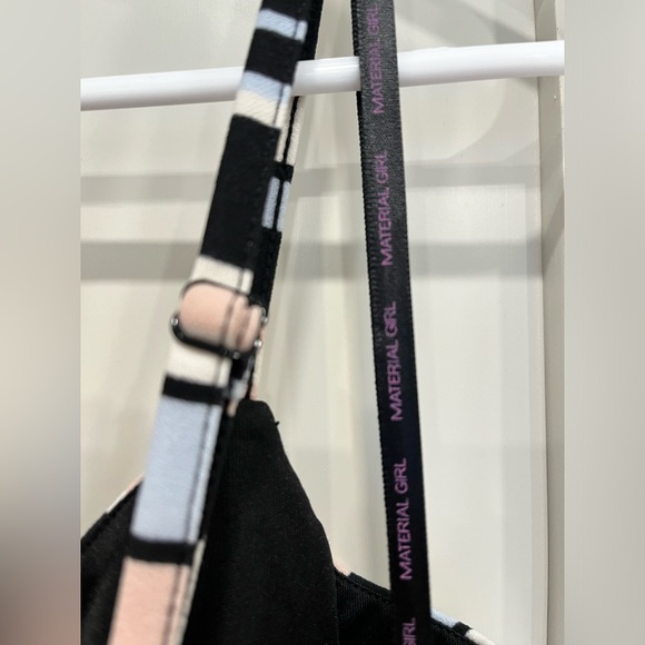 Material Girl Juniors' Wide-Leg Jumpsuit Size:Medium(Buy Now Only)No Offers - Picture 7 of 7